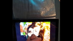 Elle aime qu&#039_on recouvre son visage de sperme mais elle pr&eacute_f&egrave_re qu&#039_on l&#039 Thumb