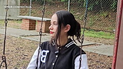 &iexcl_COLEGIALA VIDEO CASERO! Estudiante latina acepta ir a casa de su profesor sin saber lo que le Thumb