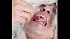 Cyno Cosplayer Snacking 2 Thumb