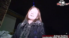 Deutsches normales m&auml_dchen von nebenan auf stra&szlig_e angsprochen f&uuml_r amateur casting Thumb