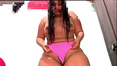 CAMARA OCULTA A MI MADRASTRA EN SU TANGA ROSA SE LE MARCA SU CO&Ntilde_O GRANDE Y APRETADO (THONG, B Thumb