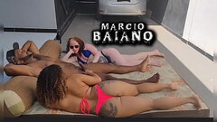 Vizinho foi pedir agua gelada e si deu muito bem comeu duas  gostosa sem camisinha  que estavao toma Thumb