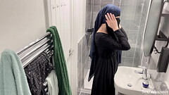 OMG! I didn'_t know arab girls do that. I caught a Muslim arab girl in hijab masturbating in the Thumb