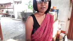 Why Indian Women Looks So Sexy in Red Saree ? Thumb