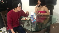 Me pongo bien cachonda cuando como una buena polla con fresa y crema HISTORIA COMPLETA Thumb